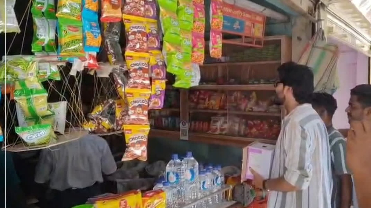 বন্যাৰ্তৰ কাষলৈ যাবলৈ সাজু কলাগুৰু থিয়েটাৰ পৰিয়াল