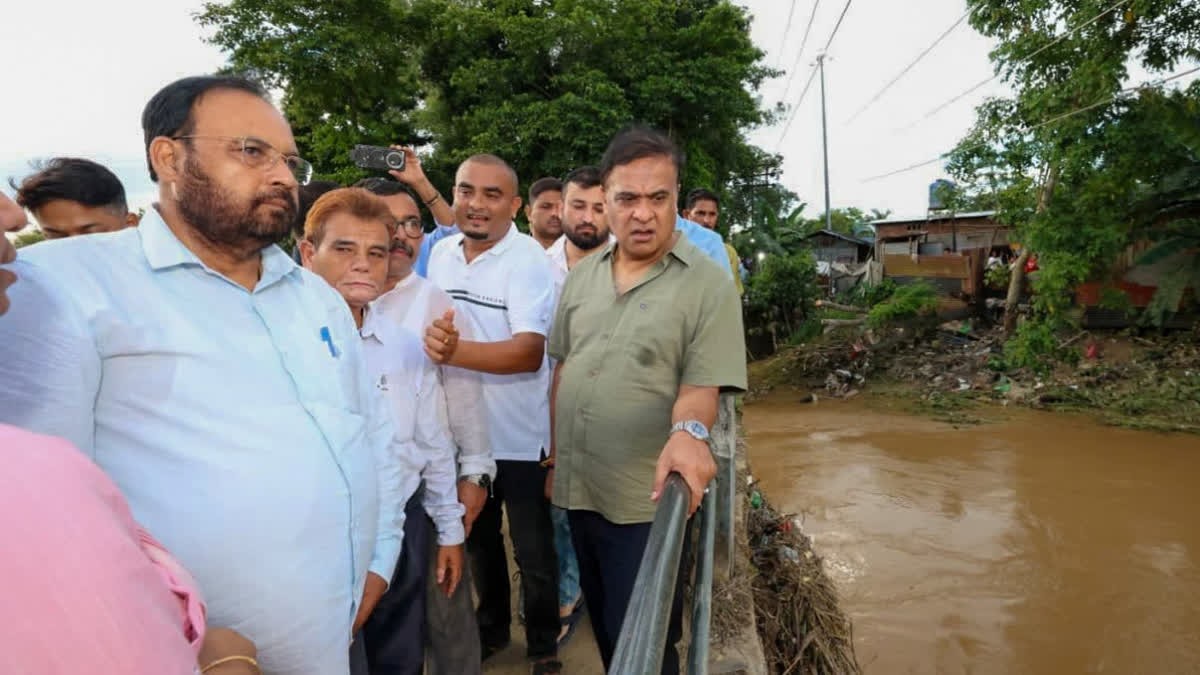অসমৰ বানৰ আপডেট: বানাক্ৰান্তৰ বাবে দলীয় কৰ্মীৰ পৰা ১২ কোটি টকা সংগ্ৰহৰ লক্ষ্য বিজেপিৰ; দুৰ্গম অঞ্চলত প্ৰশাসনৰ উদ্ধাৰ অভিযান