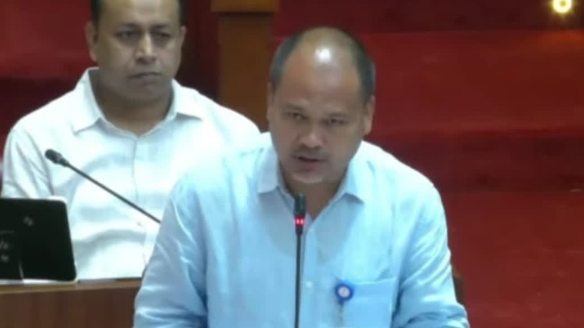 উজনিৰ ভয়াৱহ বানক লৈ বিধানসভাত উত্তপ্ত পৰিস্থিতি: বিধায়ক অখিল গগৈক দাঙি উলিয়াই নিলে মাৰ্শ্বালে