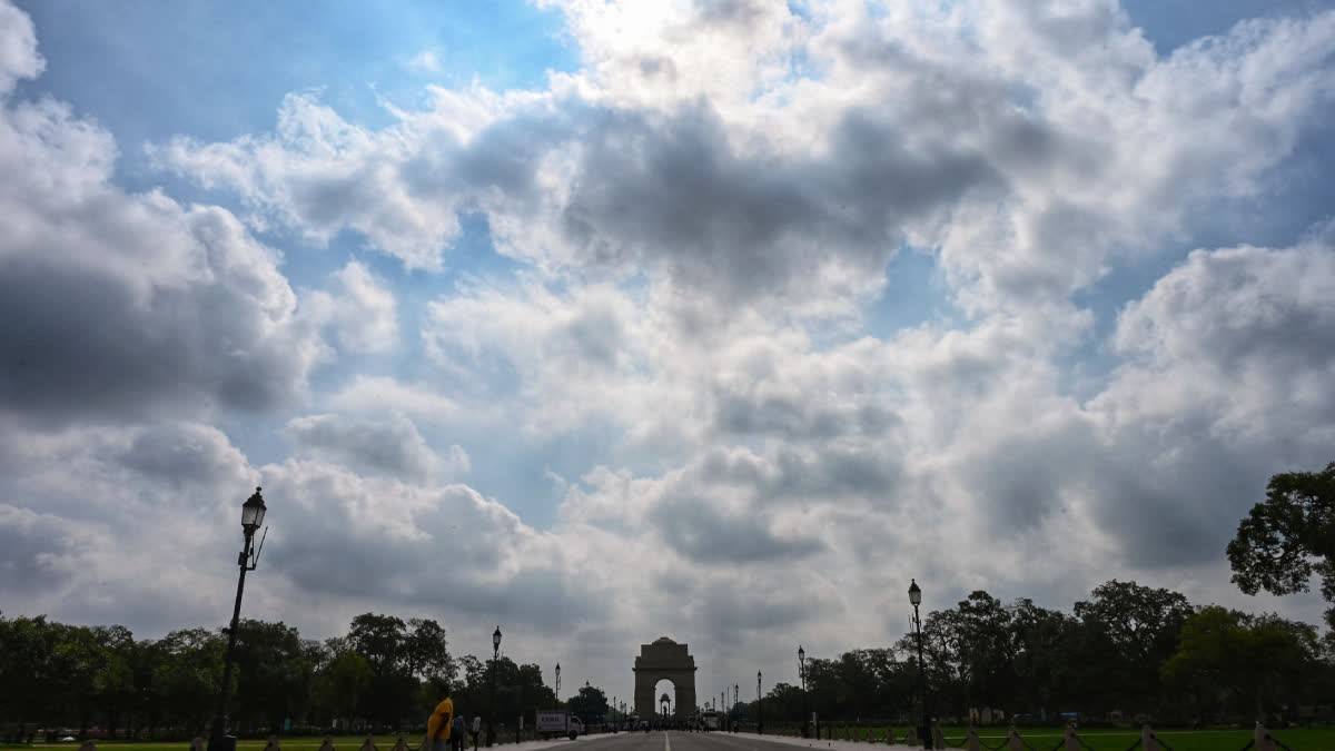 দেশজুৰি বতৰৰ সলনি: দিল্লীৰ পৰা কেৰলালৈ বৰষুণ, ধুমুহা আৰু প্ৰচণ্ড বতাহৰ পূৰ্বাভাস দিলে IMDয়ে