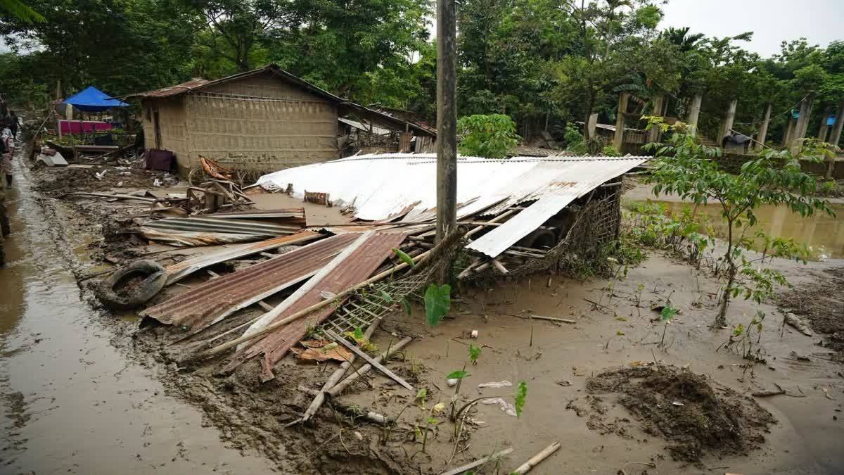 অসমত বান পৰিস্থিতিৰ কিছু উন্নতি: ৰাজ্যৰ ৭ খন জিলাত এতিয়াও ১.১২ লাখ লোক বানত আক্ৰান্ত হৈ আছে