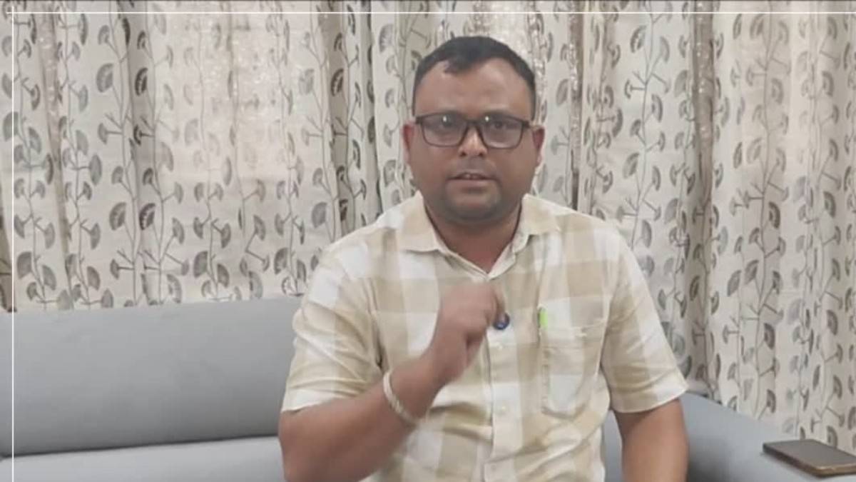 কংগ্ৰেছে কেৱল 'লোৱা'ৰ বিপৰীতে 'দিয়া'ৰ মানসিকতা গঢ়ি তোলক : এ আই ইউ ডি এফৰ কটাক্ষ্য