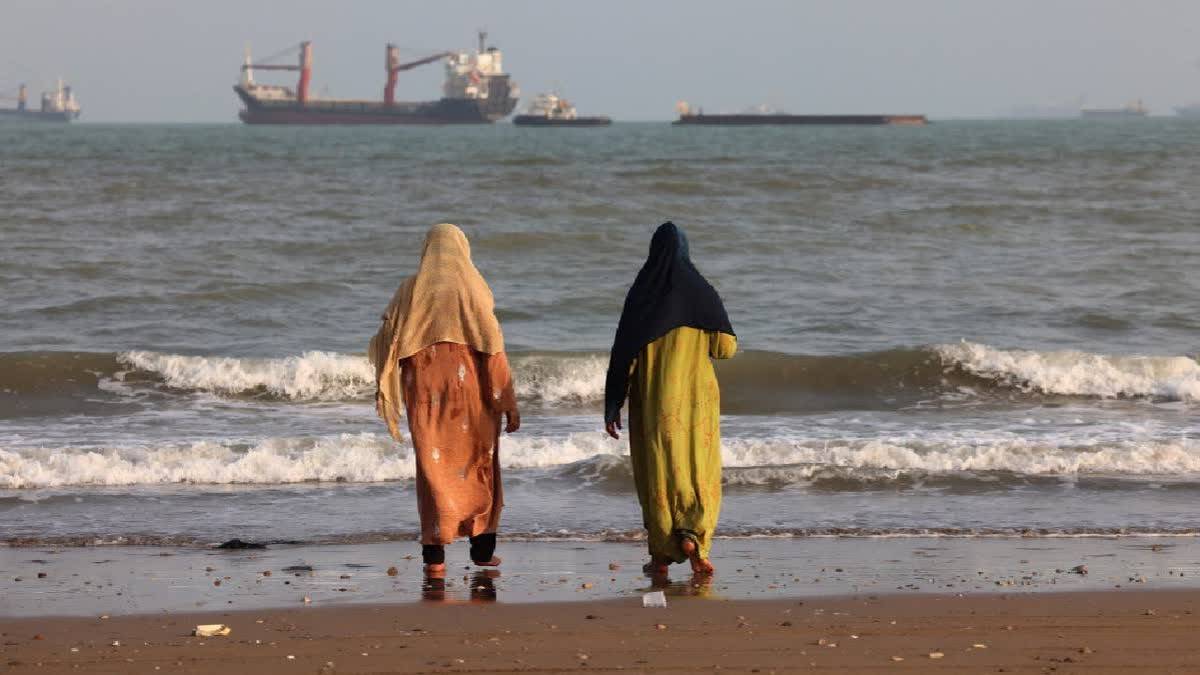 ইৰান যুদ্ধ: পাৰমাণৱিক কাৰ্যসূচী নহয়, আমেৰিকাৰ এতিয়া মূল লক্ষ্য ইন্ধনৰ মূল্য নিয়ন্ত্ৰণ কৰা