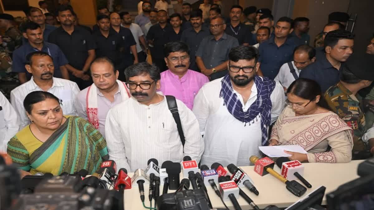 JSSC-CGL পৰীক্ষা বাতিলৰ পিছত বিমোৰত চৰকাৰী কৰ্মচাৰী; প্ৰতিবাদ সাব্যস্ত কৰিলে প্ৰভাৱিত প্ৰাৰ্থীসকলে