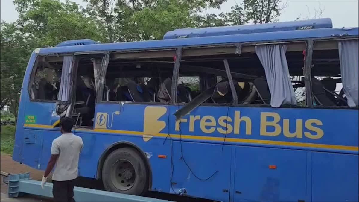 তেলেংগানাৰ চুৰিয়াপেট জিলাৰ কোডাদত ট্ৰাক আৰু কাৰৰ মুখামুখি সংঘৰ্ষ, থিতাতে নিহত ৩জন লোক
