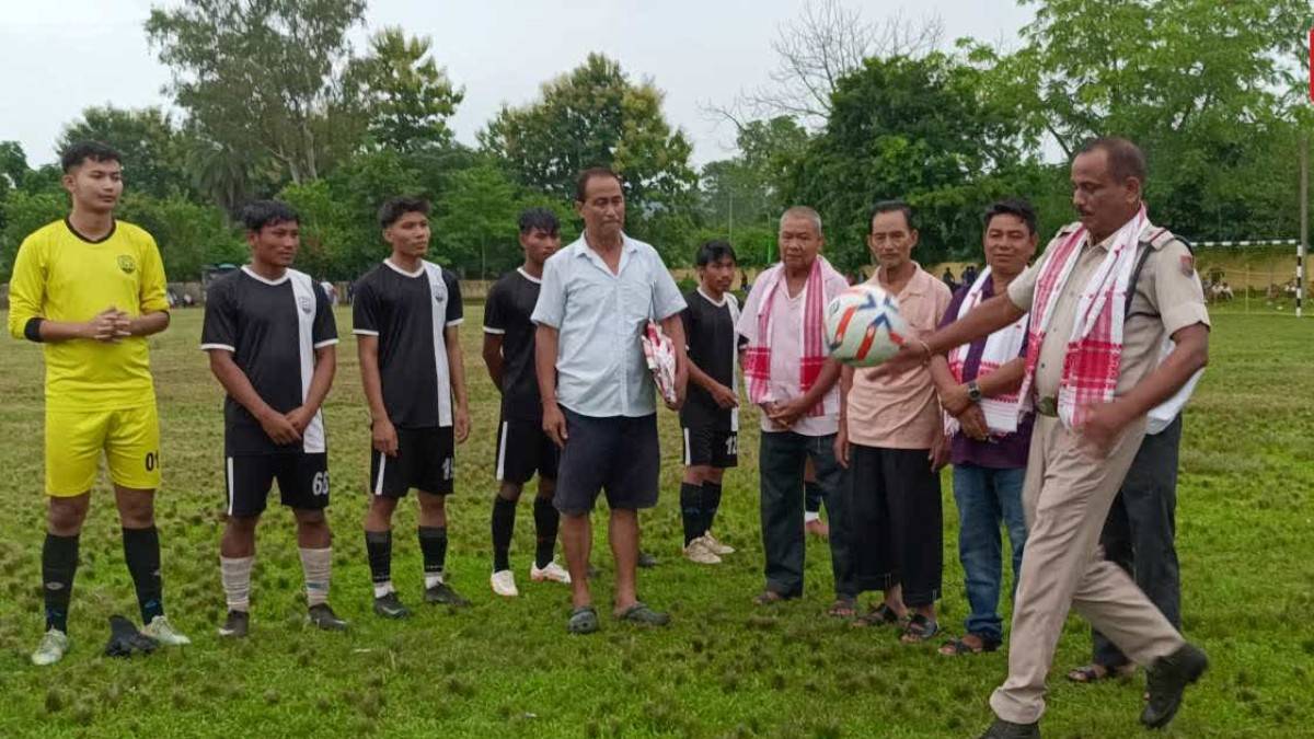 জুবিন গাৰ্গৰ স্মৃতিচিহ্নক লৈ দেমৰীয়াত জকমেক নক-আউট ফুটবল প্ৰতিযোগিতাৰ শুভাৰম্ভ