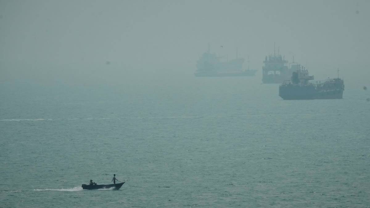 পশ্চিম এছিয়াত ভয়াবহ ৰূপ: ইৰানৰ তেলবাহী জাহাজত আমেৰিকাৰ প্ৰহাৰ, প্ৰত্যুত্তৰত জৰ্দান আৰু পাৰস্য উপসাগৰত বিধ্বংসী আক্ৰমণ