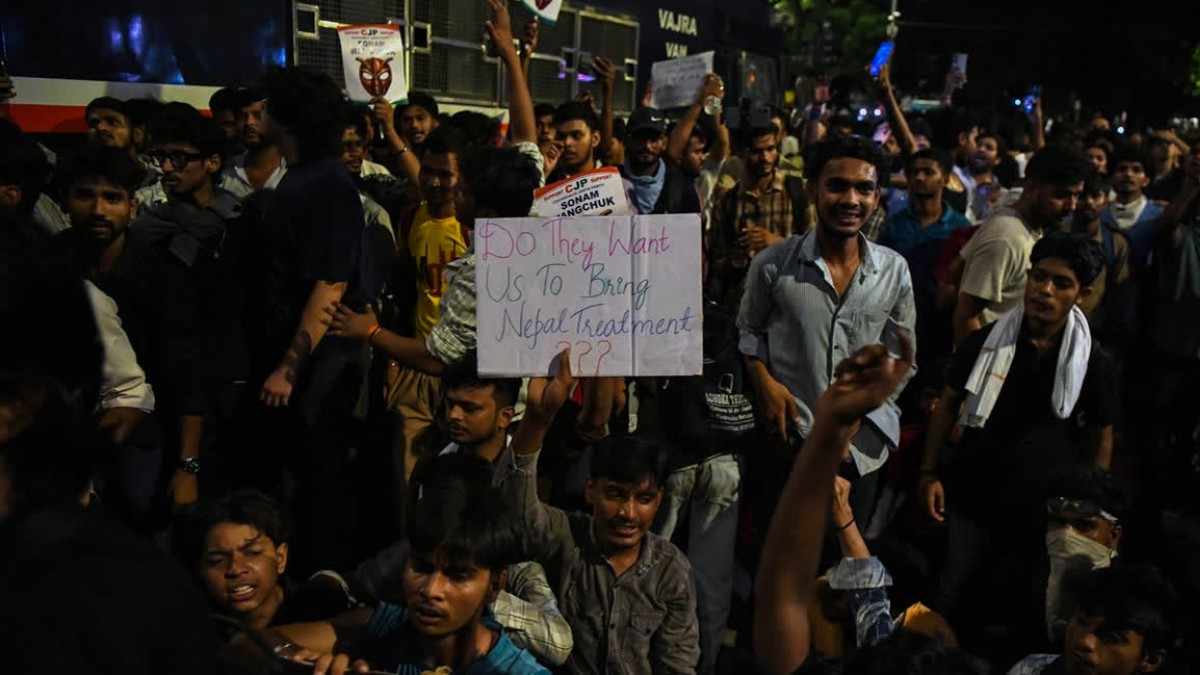 A massive crowd of protesters remains gathered at Jantar Mantar in support of the Cockroach Janata Party (CJP). They’re calling for Union Education Minister Dharmendra Pradhan to step down over the alleged NEET paper leaks and exam irregularities.