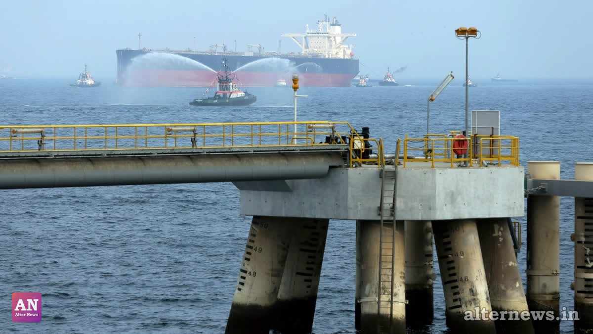 Crude Oil Prices Drop in Asian Trading Following Paused US Strikes and Renewed Iran Talk Hopes