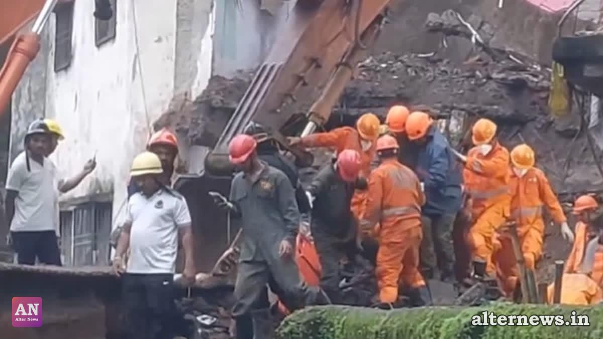 NDRF personnel carry out rescue operations at the building collapse site (Video screengrab/IANS)