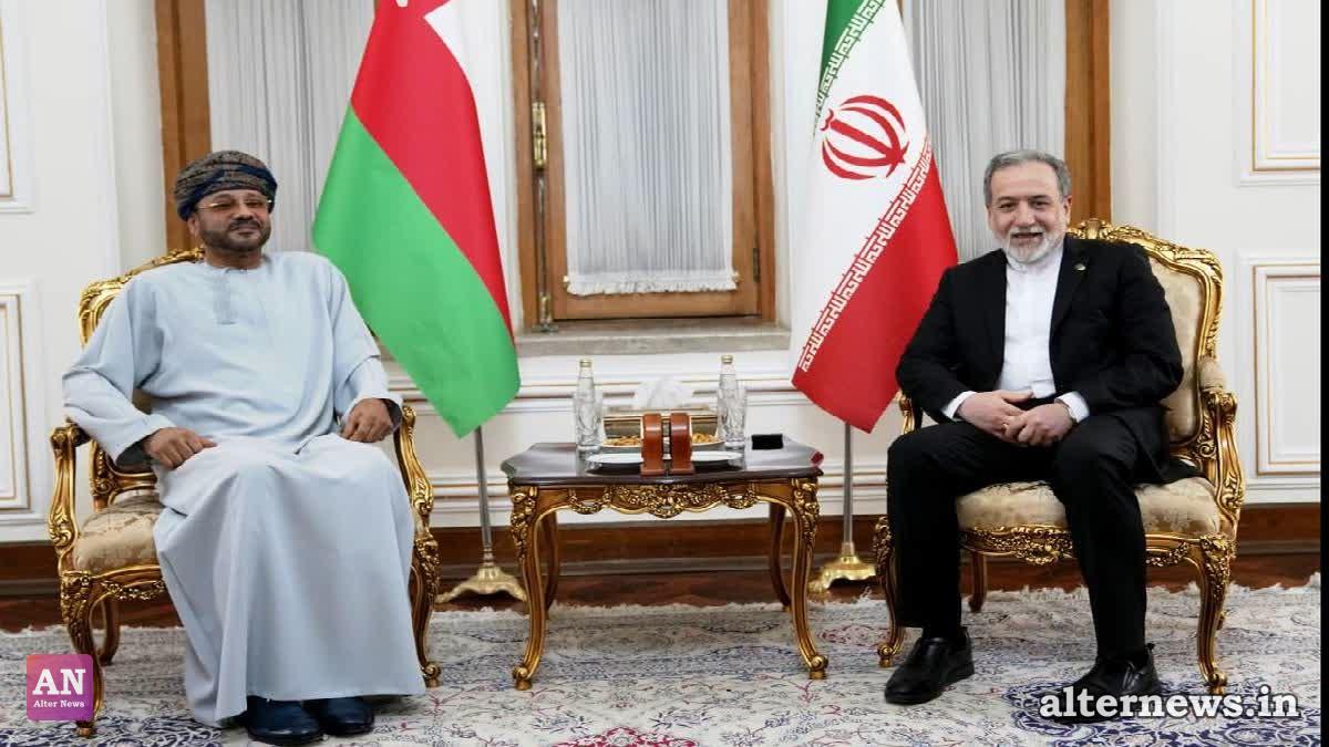 In this photo released by the Iranian Foreign Ministry, Foreign Minister Abbas Araghchi, right, meets his Omani counterpart Sayyid Badr Albusaidi in Tehran, Iran, Tuesday, Aug. 25, 2026. (AP)