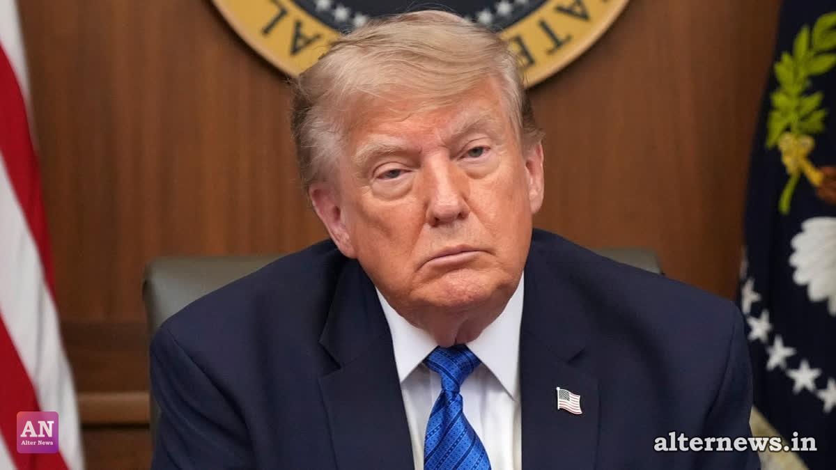 US President switched aircraft in covert operation amid Iran assassination threats, report reveals.