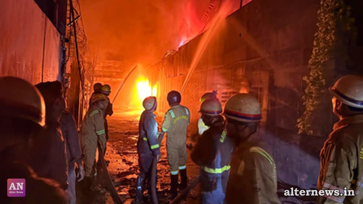 Greater Noida Factory Fire: 2 Firefighters Killed as Wall Collapses During Rescue Operations
