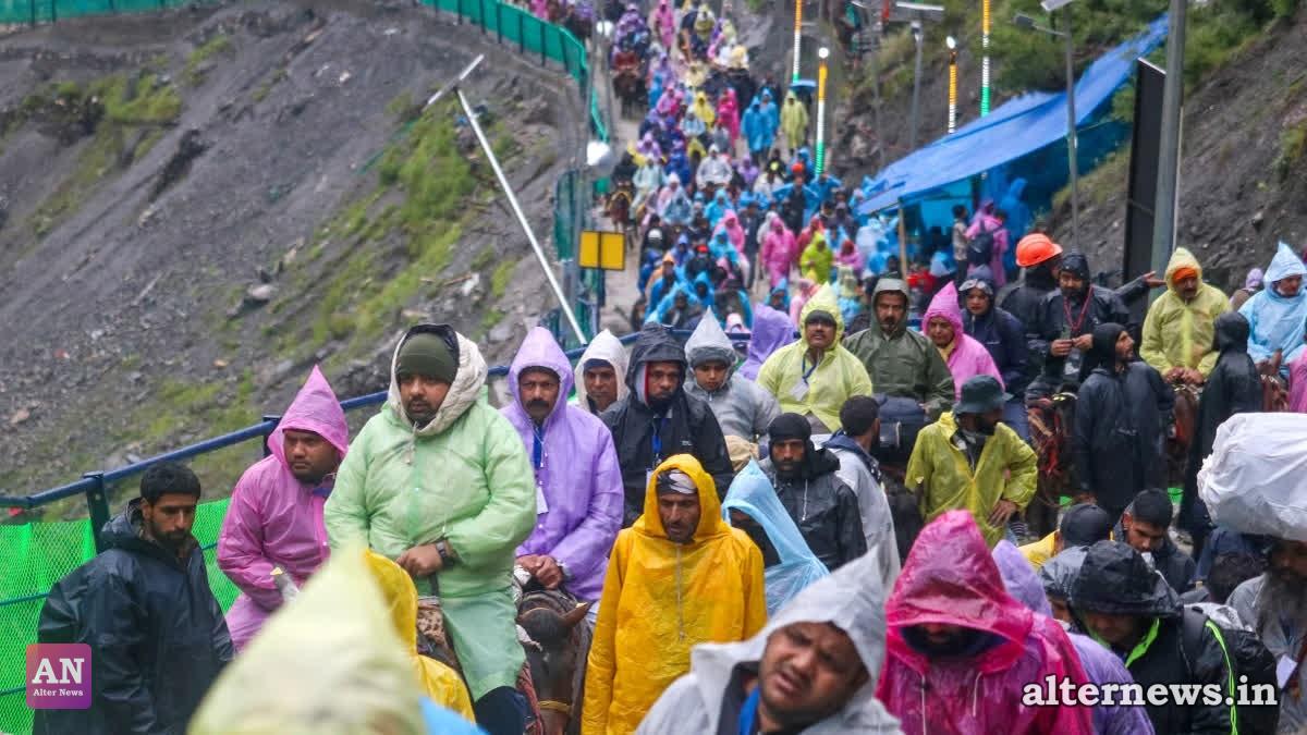 Fresh Landslides, Cloudburst Halt Amarnath Yatra Movement via Jammu-Srinagar Highway