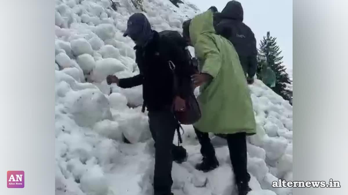 Heavy Snowfall Traps 121 Trekkers On Gangotri Trek; Forest Department Rescues All Safely