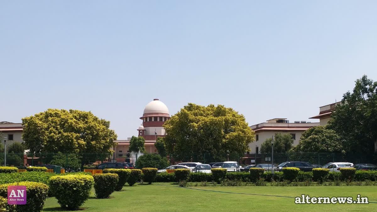 SC Quashes POCSO Case Against West Bengal Teacher, Rules Corporal Punishment Not Sexual Assault