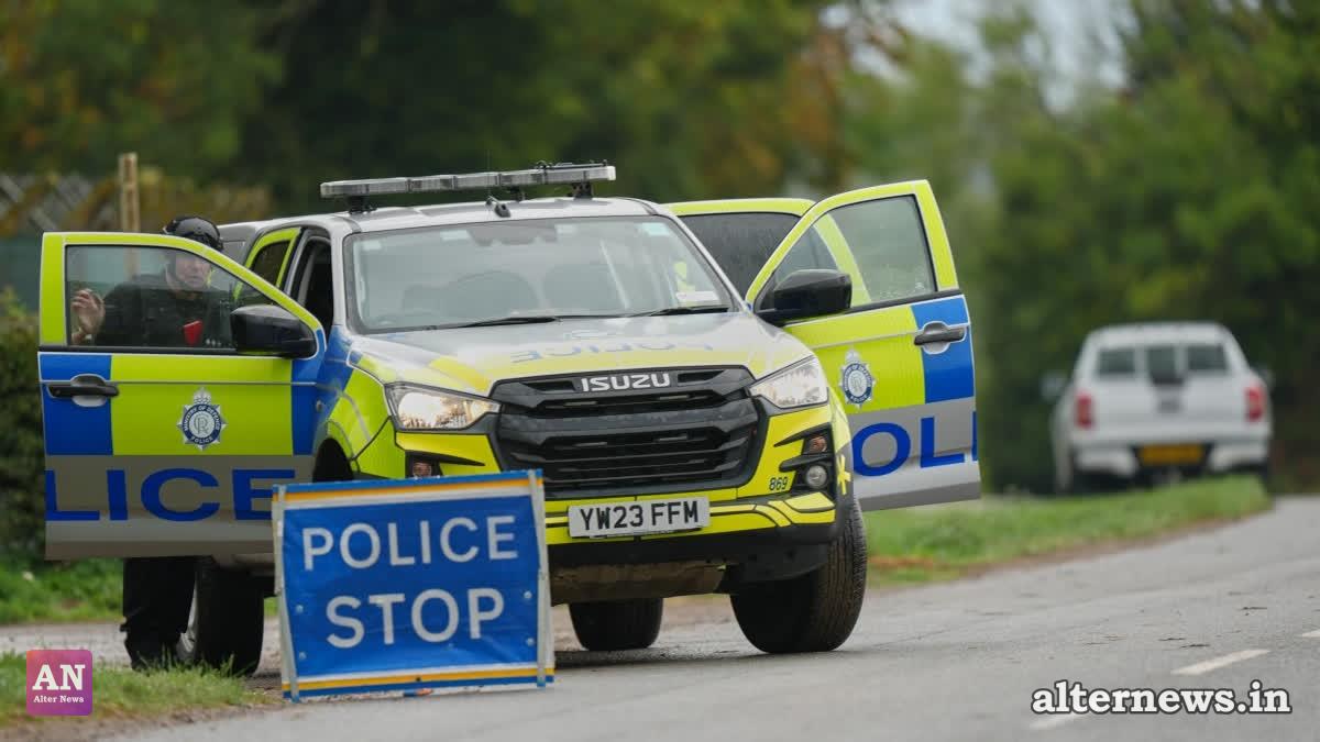 UK Police Arrest Five Men Near RAF Fairford on Suspicion of Preparing a Major Terrorist Act