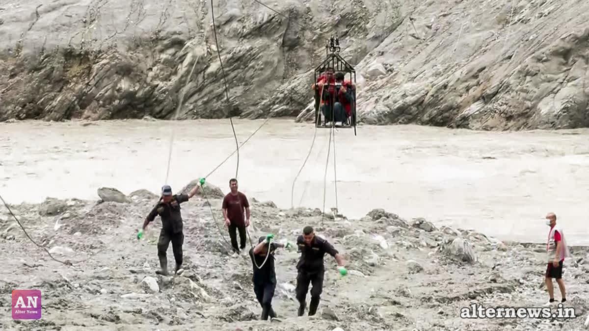 Nepal Flood Updates: Death Toll Reaches 1,290; India Sends Relief Kits and Offers DNA Testing