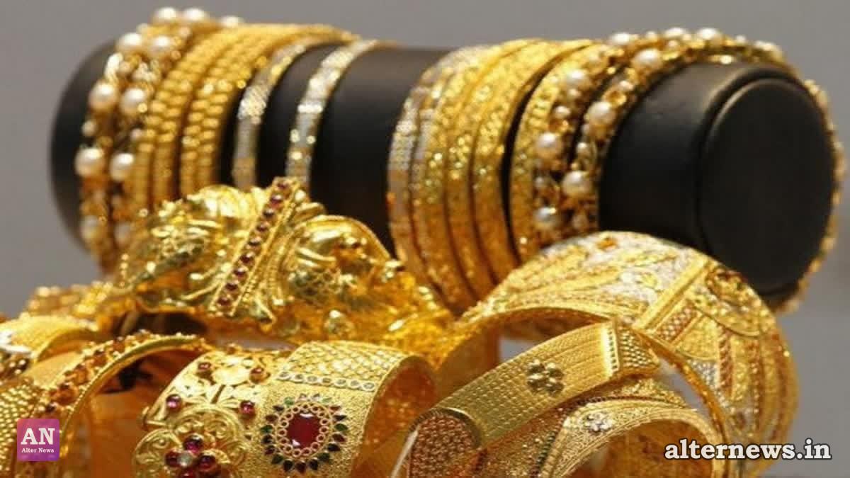 Gold ornaments on display in a jewellery shop | File photo (ANI)