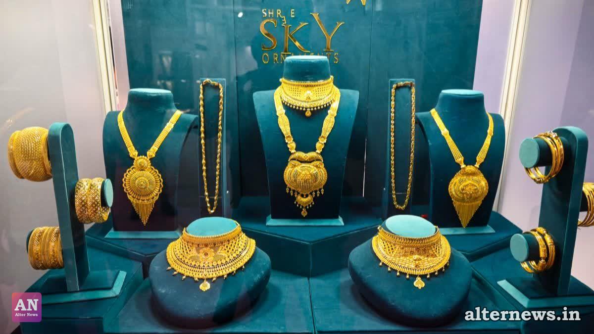 Gold, Silver Prices May Rise Further through Diwali, Year-End 2026: Expert (IANS)